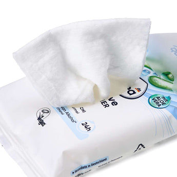 Weißes Balea Deotuch Sensitive Packung mit herausgezogenem weichem Pflegetuch, Aloe Vera Design und veganem Logo auf weißem Hintergrund.