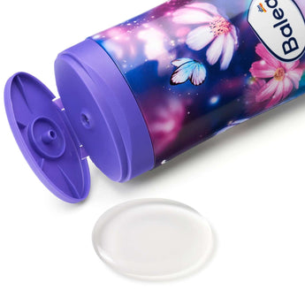 Balea Luminous Joy Duschgel in violetter Flasche mit Blumen- und Schmetterlingsmotiv, offener Klappdeckel und klares Gel.