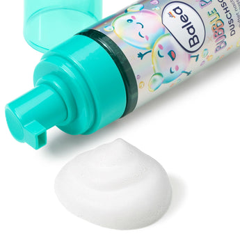 Balea Duschschaum Kinder Bubble Party in einer türkisen 150 ml Flasche mit cremigem, weißem Schaum auf weißem Hintergrund.