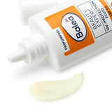 Weiße Balea Beauty Expert UV-Protection Fluid Tube mit LSF 50 und einem Klecks cremiger Textur auf weißem Hintergrund.
