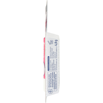Seitenansicht des Balea Lippenpflege-Sticks Very Cherry in der 4,8g Blisterverpackung mit Produktinformationen.