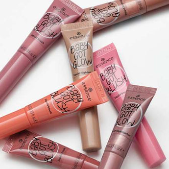 Highlighter Liquid Baby Got Glow 10 Sassy in Silk essence