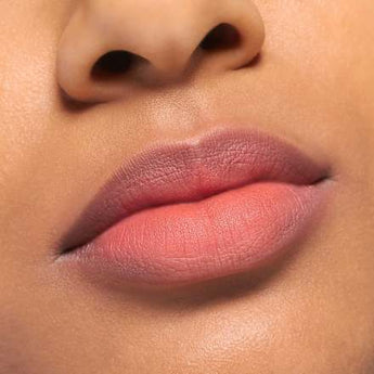 Lippenstift Blur Soufflé Matte Lip Cream 03 Hot Offline essence
