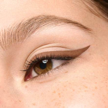 Eyeliner Liquid Colour It! 05 Chocolate Brown essence