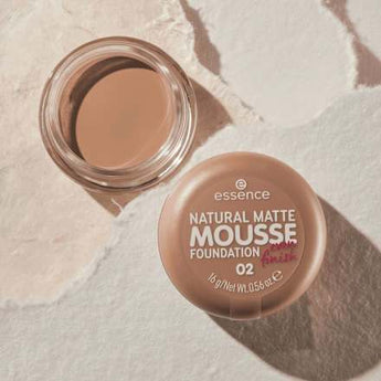 Foundation Natural Matte Mousse 02 essence