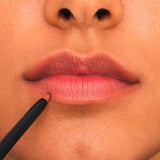 Lipliner 8h Matte Comfort 01 essence