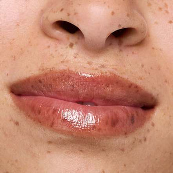 Lippenbalsam Juicy Bomb Glossy 05 Choco Lot To Handle essence