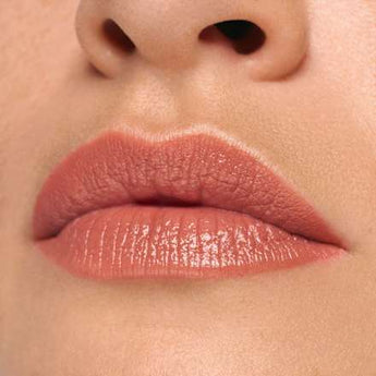 Lippenstift Satin Glow Luminous Shine 01 Whole Latte Love essence