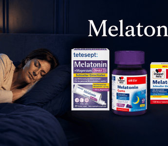 Frau schläft nachts neben tetesept Melatonin Sticks, Doppelherz Melatonin Gums und Doppelherz Melatonin Intense Tabletten