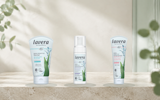 lavera basis sensitive Waschgel, Reinigungsschaum und Reinigungsmilch im Texturvergleich