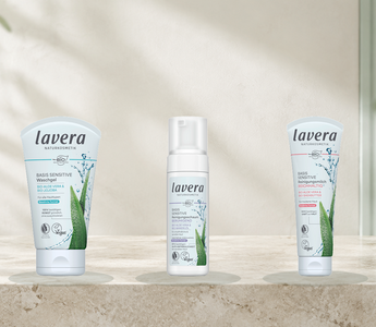lavera basis sensitive Waschgel, Reinigungsschaum und Reinigungsmilch im Texturvergleich