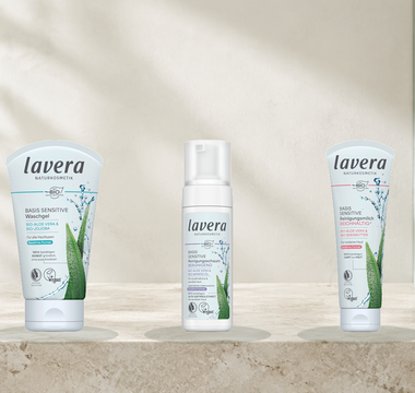 lavera basis sensitive Waschgel, Reinigungsschaum und Reinigungsmilch im Texturvergleich