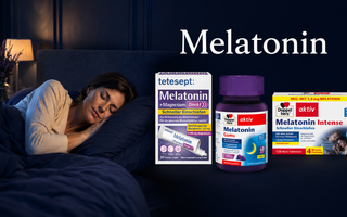 Frau schläft nachts neben tetesept Melatonin Sticks, Doppelherz Melatonin Gums und Doppelherz Melatonin Intense Tabletten