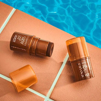 Bronzer Stick Baby Got Bronze 40 Hazelnut Hug essence