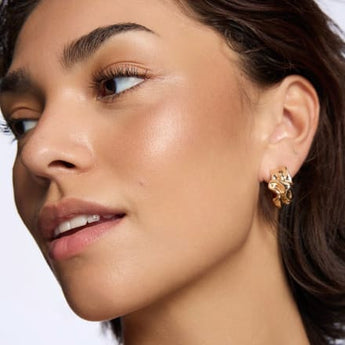 Catrice Highlighter Holiday Skin 4in1 Luminizer 010 Catching Sunrays, 10 ml Catrice, Catrice Highlighter by Catrice – Available at VivaVoss