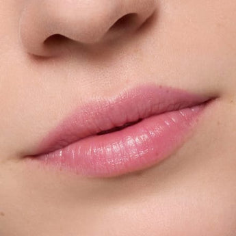 essence Lippenbalsam Heart Core Fruity 06 Amazing Acai, 3 g - VivaVoss