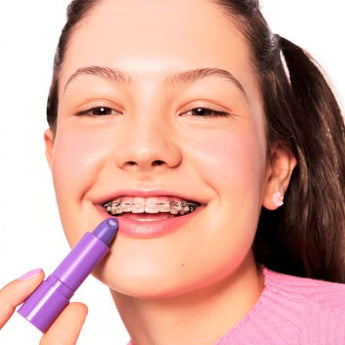 essence Lippenbalsam Heart Core Fruity 06 Amazing Acai, 3 g - VivaVoss