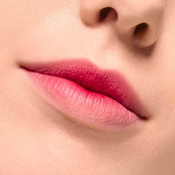 Lippenstift Blur Soufflé Matte Lip Cream 04 Main Feed essence