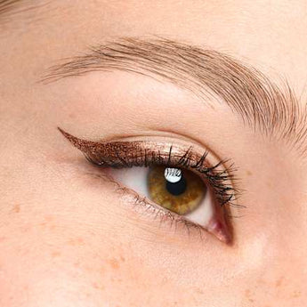 Eyeliner Liquid Colour It! Metallic 01 Burnished Bronze essence