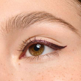Eyeliner Liquid Colour It! Metallic 02 Dark Cherry essence