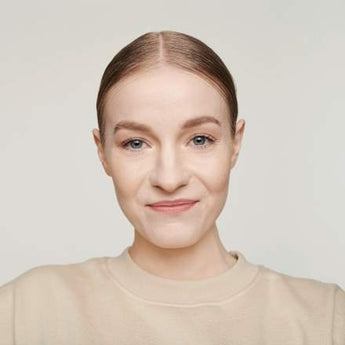 Foundation Liquid HD Coverage Waterproof 002 Porcelain Beige  