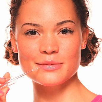 Lipgloss What The Fake! Glass Shine Plumping Lip Filler 01 Oh So Glassy essence