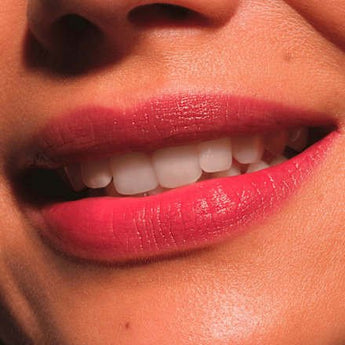 Lippenbalsam Dark Ruby Glow 010 Fiery Temptation 