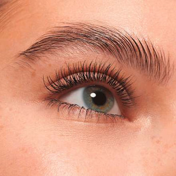 Mascara All Eyes On Me Waterproof  essence