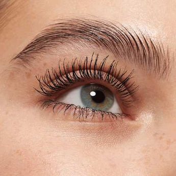 Mascara Call Me Queen Dramatic False Lash Effect  essence